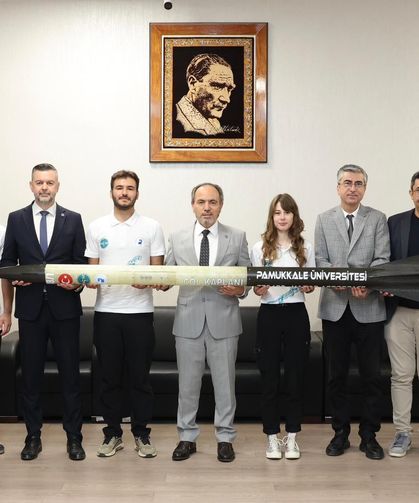 PAÜ’nün TEKNOFEST’teki Gururu Hazar Aerospace Takımı Rektör Güngör’e Ziyarette Bulundu