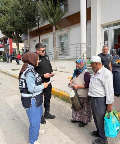 Çal'da Polisten Trafik Güvenliği ve Dolandırıcılık Uyarısı!