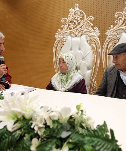 86'sında Damat, 72'sinde Gelin Oldu