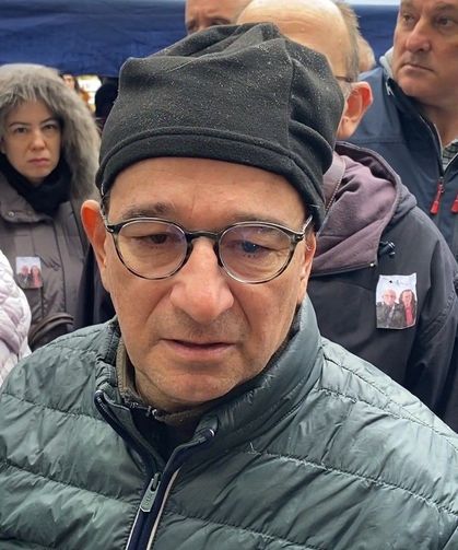 Anne ve babasını cinayete kurban veren doktor yaşamını yitirdi
