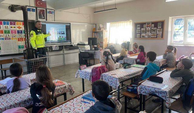 Aydın'da 62 öğrenciye trafik eğitimi verildi