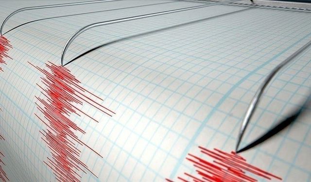 Pakistan'da 5 büyüklüğünde deprem