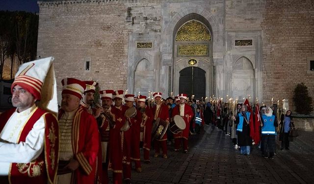 İstanbul'da mehteran takımı eşliğinde "Kadir Alayı" töreni yapıldı