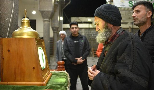 Sakal-ı Şerif ziyarete açıldı