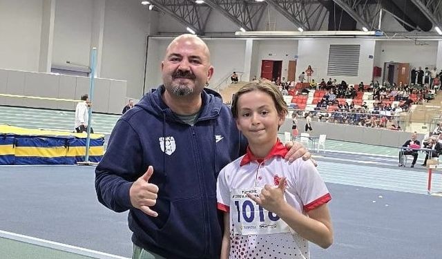 Denizli’ye yüksek atlamada Türkiye şampiyonluğu geldi