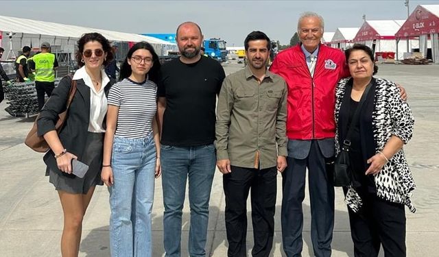 Sanatçı Ediz Hun, KKTC'deki TEKNOFEST alanını ziyaret etti