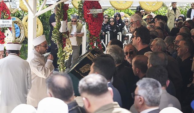 Megastar'ın annesi Neşe Tevetoğlu son yolculuğuna uğurlandı