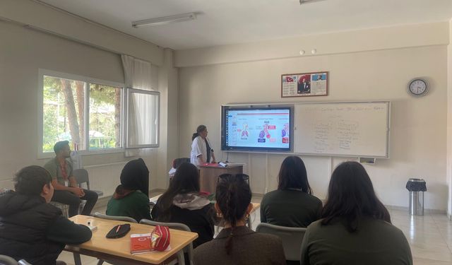 Serinhisar’da astım ve tütünün zararlarına dikkat çekildi