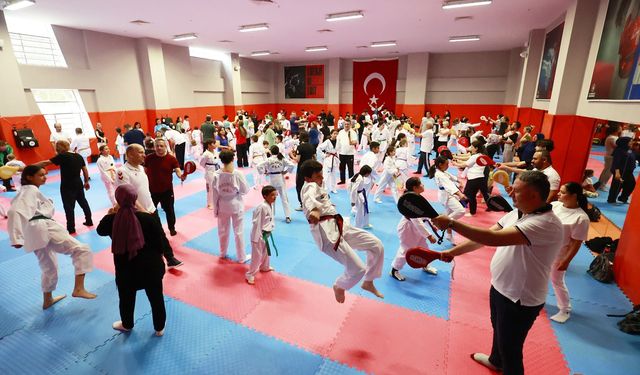Aile Yılı’nda Taekwondo heyecanı: Tatamide buluşan aileler unutulmaz bir gün yaşadı