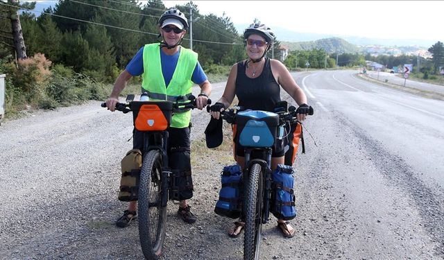 Bisikletle dünya turuna çıkan Yeni Zelandalı çift Türkiye'yi pedallıyor