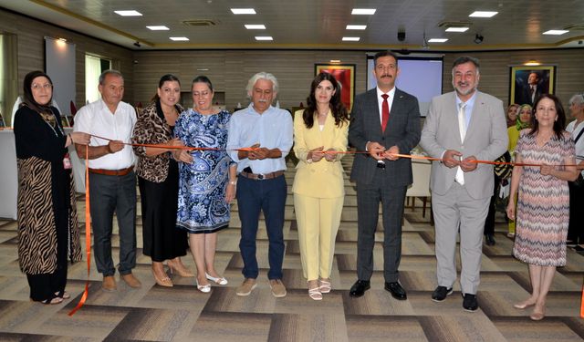 Manisa'da geleneksel el sanatları sergisi düzenlendi