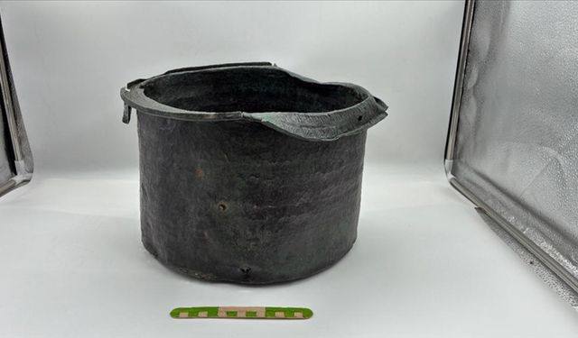1400 yıllık bronz kazan günyüzüne çıkarıldı