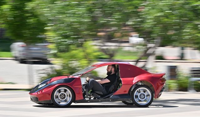 Yapay zeka destekli elektrikli araç "Hilal" ile TEKNOFEST'te derece peşindeler