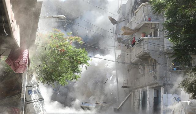 İsrail, Filistin Kızılayı karargahını bombaladı