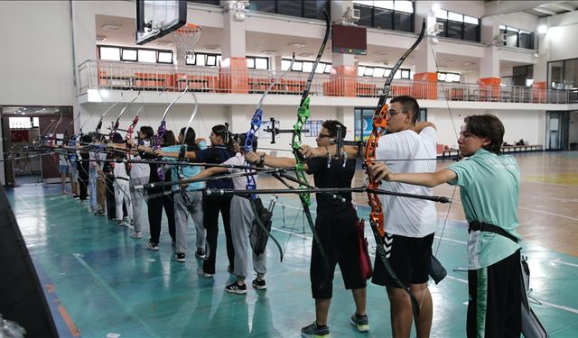 Okçulukta geleceğin sporcuları yetişiyor