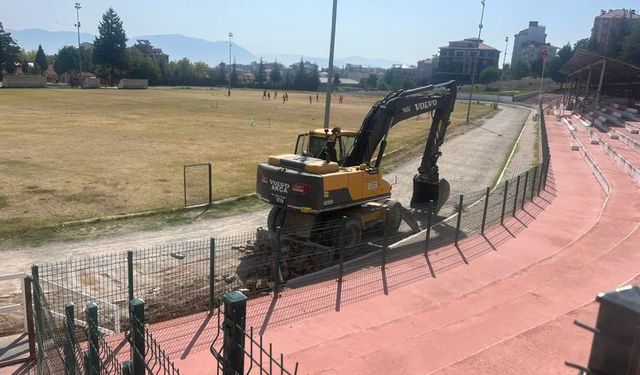 Acıpayam İlçe Stadyumunu yeniliyor