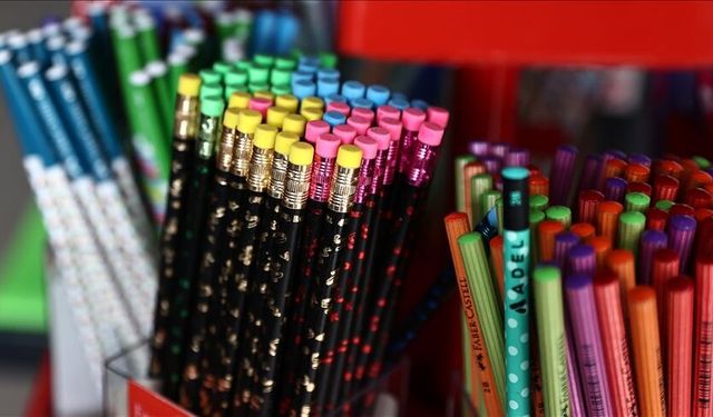 Merkezefendi’de çanta ve kırtasiye desteği başladı