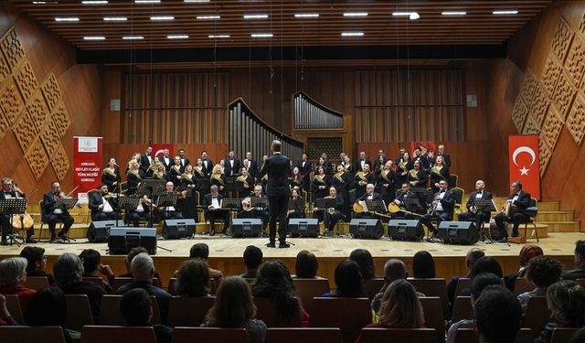Devlet Klasik Türk Müziği Korosu "Cumhuriyet Coşkusu" konseri verdi