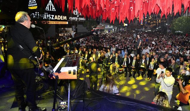 Ümit Besen’den memleketi Osmaniye’de muhteşem konser