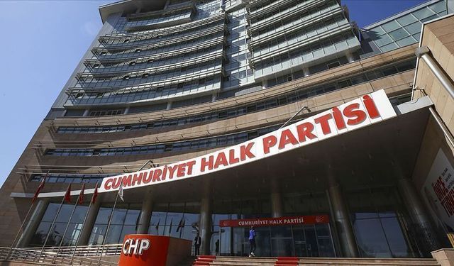CHP'de 7 il başkanı görevden alındı
