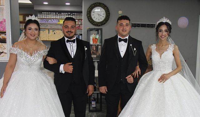 Antalya'da iki kardeş babaları ve amcaları gibi aynı gün evlendi