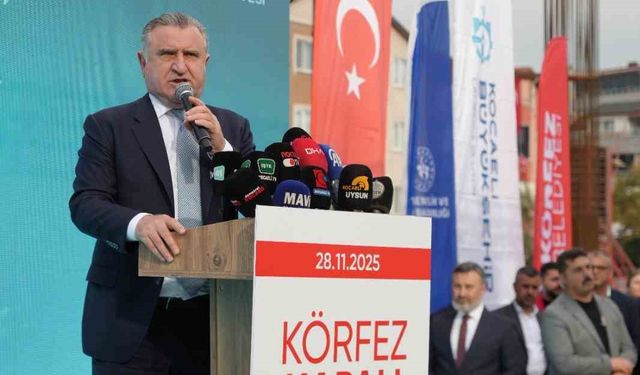 Bakan Bak: "Türkiye şu anda spor tesisi devrimi yaşıyor"