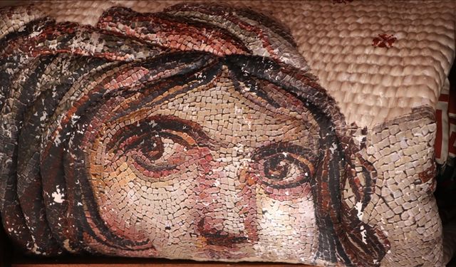 "Çingene Kızı" motifi yorganlara değer katıyor