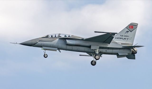 HÜRJET 3 koldan hedefe ilerliyor