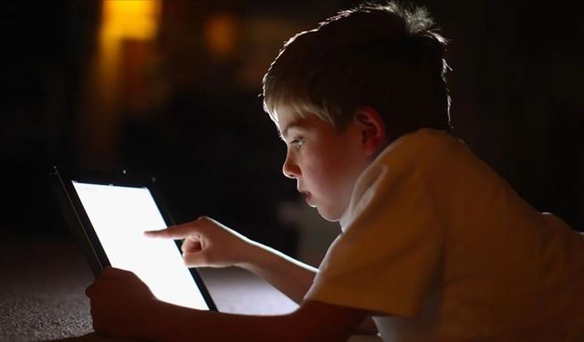 Sivil toplum kuruluşları çocuklar için sosyal medya düzenlemesini savunuyor