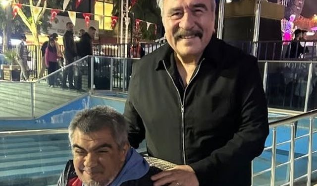 Ünlü sanatçı Ümit Besen, engelli hayranını mutlu etti