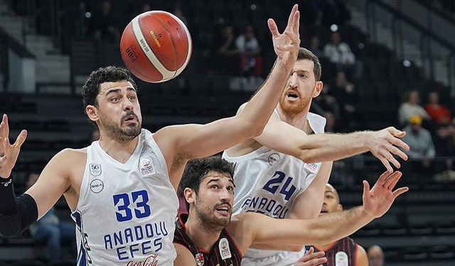 Anadolu Efes, bu sezon hayal kırıklığı yaşatıyor