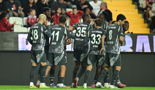 Beşiktaş, Süper Lig'de yarın Trabzonspor'a konuk olacak