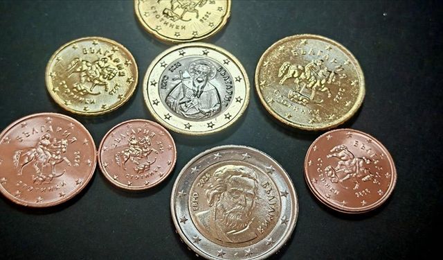 Bulgaristan'da ilk yerel avro örnekleri piyasaya sürüldü