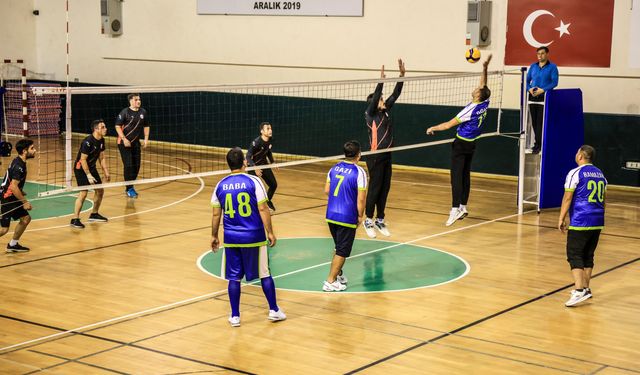Çameli’de Kurumlar-Mahalleler Arası Voleybol Turnuvası başladı