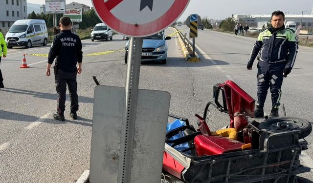 Elektrikli bisiklet ile otomobil çarpıştı: 1 ölü