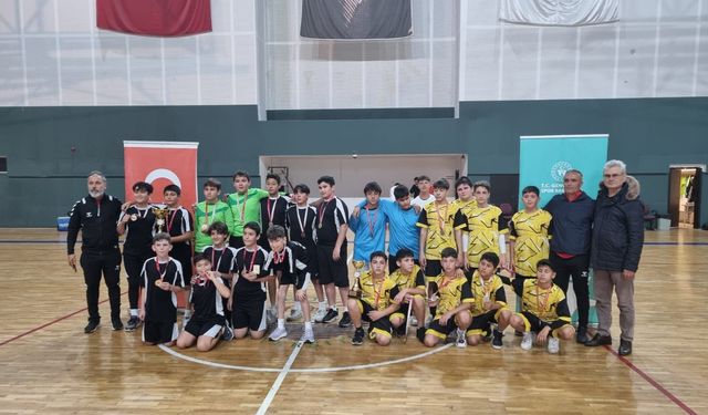 Hentbolcular önemli dereceler elde etti