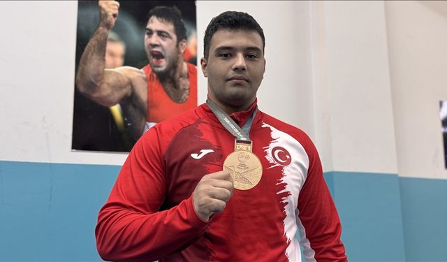 Olimpiyat üçüncüsü olan işitme engelli güreşçi hedef büyüttü