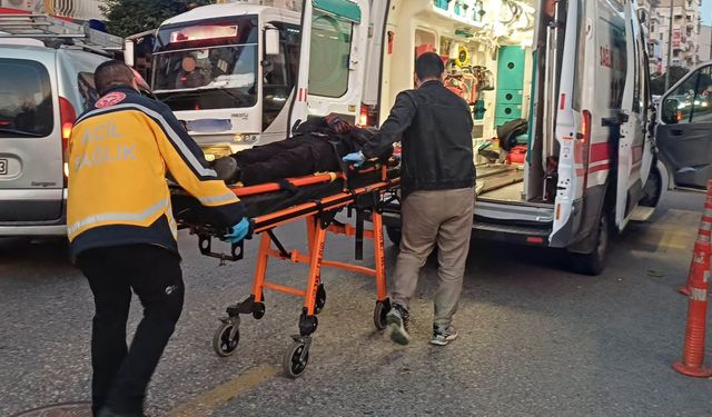 Motosikletle otomobil çarpıştı: 1 yaralı