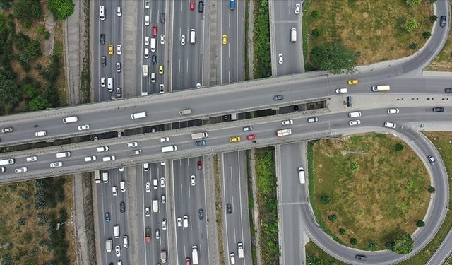 Motorlu kara taşıtları 2024'te 382,9 milyar kilometre yol katetti