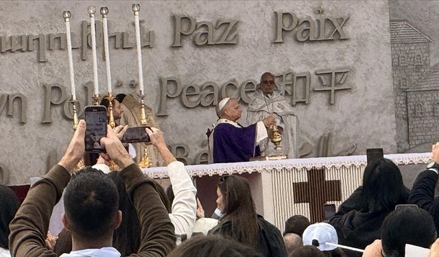 Papa 14. Leo, Beyrut'ta ayin düzenledi