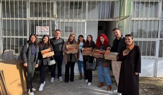PAÜ öğrencileri babalarına ayakkabı yaptı