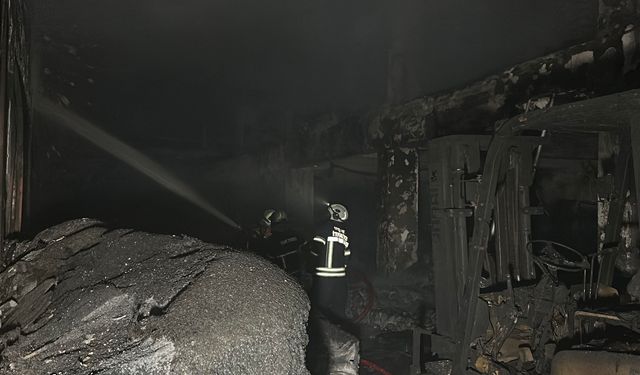 Poşet fabrikasında çıkan yangın söndürüldü