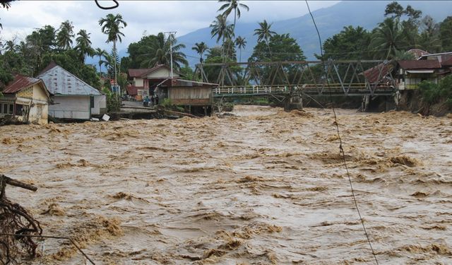 Sel ve heyelanlarda ölenlerin sayısı 1500'ü aştı