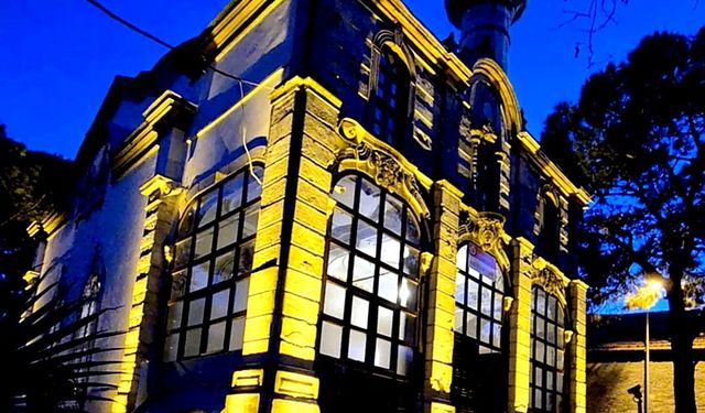 130 yıllık camideki çalışma beğeni topladı