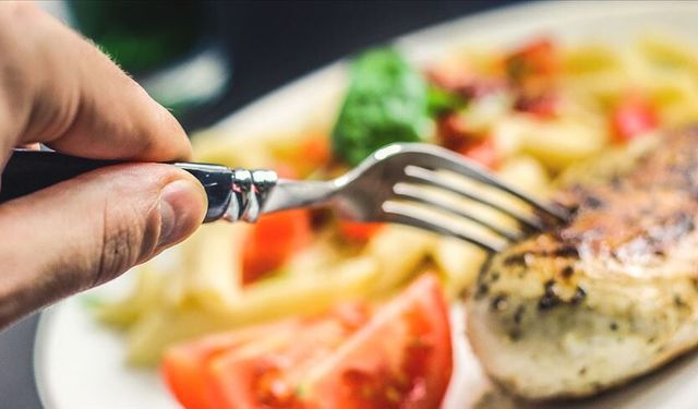 "Bayramda ani beslenme değişimi riskli!"