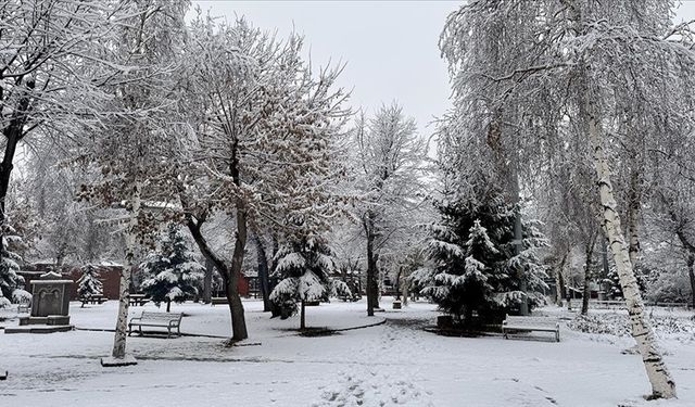 Yurdun bazı kesimlerinde kar etkili oldu