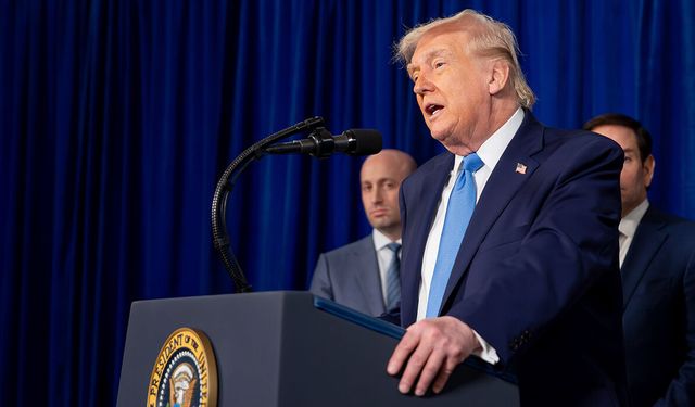 Trump’tan Küba’ya petrol sağlayan ülkelere ek gümrük vergisi