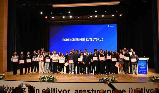 Genç bilim insanları projelerini yarıştırdı