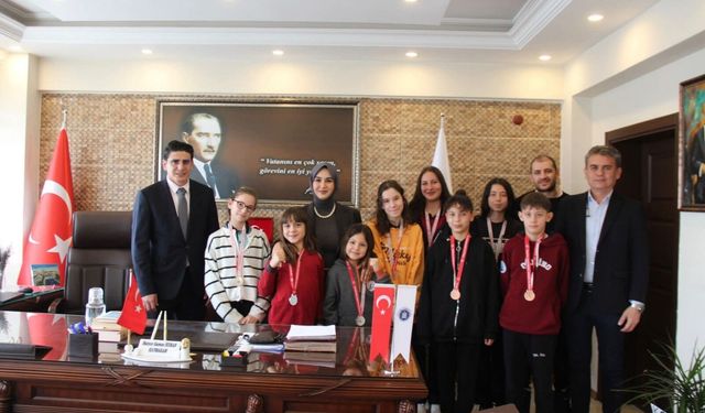 Madalya Avcısı Kızlar, Çal’ın Gururu Oldu