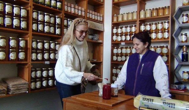 Tuğba Özay’dan Kars’ta Birlik ve Beraberlik Mesajı